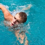 Hướng dẫn kỹ thuật bơi sải cơ bản đúng cách bạn nên biết