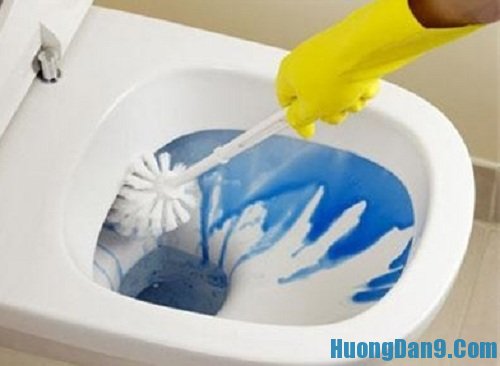 Hướng dẫn khử mùi hồi nhà vệ sinh bằng bột giặt hoặc nước khử mùi nhà vệ sinh