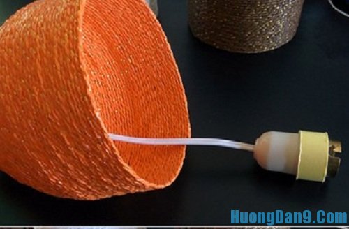Các bước thực hiện cách làm đèn treo từ vỏ chai nhựa